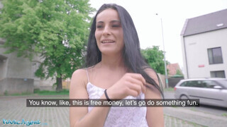 Lexi Dona a csábító tini kishölgy egy pici pénzért bármire képes - Pornoflix