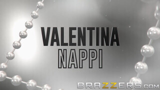 Valentina Nappi az olasz csöcsös fiatal pornó színész ánuszba kefélve. - Pornoflix