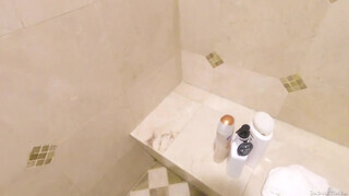 POV stílusban felvett videó a zuhanyból - Pornoflix