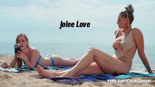 Jolee Loveot a gigászi keblű milfet, a strandon szedik fel egy kicsike segg lyukba baszásra - Pornoflix