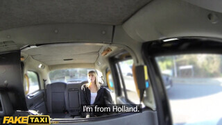 Csábító fiatalos világos szőke holland milf anyuci a taxiban kúr - Pornoflix