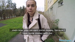 Orosz tini amatőr diák gádzsi benne van a szexben egy pici pénzért - Pornoflix
