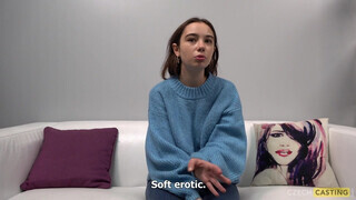 Amatőr 19 éves cseh tinédzser mutatja meg a mutatós testét a castingon. - Pornoflix