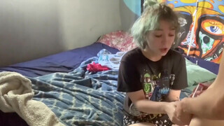 Tini hippi fiatal kisasszony kedveli ha a csávója a pináját telespriccelni forró spermával - Pornoflix