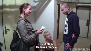 Amatőr tinédzser cseh pár pénzért kufircol