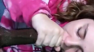 Tini fiatal barinő fekete pöcst orálozza le - Pornoflix