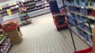 Amatőr tini pár gyors kúrása a szupermarketben - Pornoflix