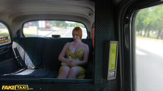 Kiara Lord a tetszetős magyar kisasszony élvezi ha a muffját basszák a taxiban - Pornoflix