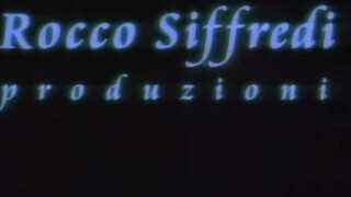 Teljes sexvideo a 90s évekből ahol Rocco és a haverjai kezelésbe veszik a csajok ánuszát - Pornoflix