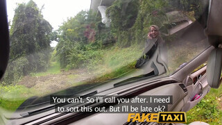 Samantha Jolie  a szöszi milf bekapja a taxis faszát egy ingyen fuvarért - Pornoflix