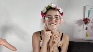 Spanyol amatőr szemüveges gádzsi kipróbálja az új műfaszát - Pornoflix