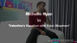 Richelle Ryan a baszható mostoha anya a nevelő fiával kefél - Pornoflix