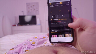Tetszetős pici cickós amatőr világos szőke barinő hajnali kufircolása - Pornoflix