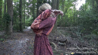 Gigantikus cickós hippi csajszi megkúrva az erdőben - Pornoflix