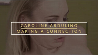 Caroline Ardulino a pici csöcsű vonzó milf fiatalabb hapsival kupakol - Pornoflix