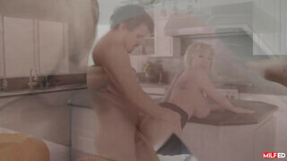 Dee Williams a konyhában reszel egy tini csávóval - Pornoflix