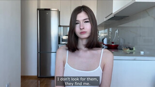 Cutie Kim a csábító karcsú orosz kisasszony megkúrelva az ágyon - Pornoflix