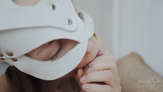 My Little Swallow a fehér maszkos bige hajnali szopikázása - Pornoflix