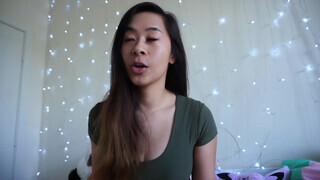 Kaedia Lang a tinédzser ázsiai pipi megmutatja az új bugyiját - Pornoflix