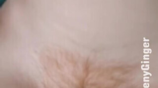 TeenyGinger a karcsú amatőr maca szőrös puncija izgatva - Pornoflix