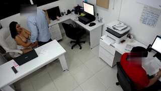 martinasmith a csöcsös spiné az irodában kupakol a munkatársával - Pornoflix