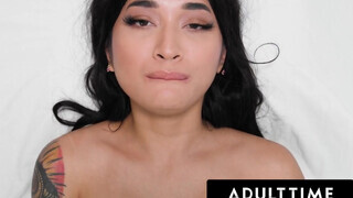 Ez az érzelmes jelenet az Adult Time sorozat része, amelyben Avery Black egyedül, természetes szépségével és érzékiségével mutatja be, hogyan éli át az orgazmust. - Pornoflix
