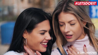 Apolonia Lapiedra és Rebecca Volpetti, kettő argentin tini, forró, érzelmes leszbi szexben fedezi fel egymás testét. Az gyöngéd csókok, puncinyalás és ujjazás minden pillanatban ott van, miközben a vágy és az öröm határán játszanak.