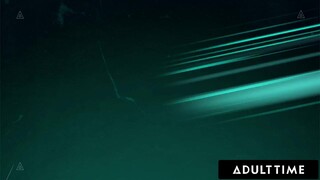Ebben az Adult Time videóban Mickey Violet, a karcsú, afró amerikai hajú tini, feszes, fullos popóval és apró, hetyke mellekkel, egy szemtelen szeretőként csábítja el a férjet, míg Odette Fox, a vörös hajú, dús keblű, gömbölyű idomokkal rendelkező feleség - Pornoflix
