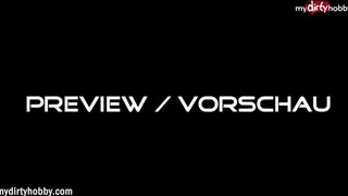 Szöszi tinédzser kiscsaj sztrapkóban pattan a péniszre kint a castingon