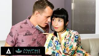 Marica Hase forró masszázsánál megtöri a termetes fallosza ügyfelétől