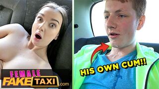 Lady Gang megőrül a hatalmas faszú fiatal pov szopásán a taxisban