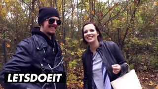 Óriási kannás fekete hajú német bige felvétel a méretes kombiban vad baszásra
