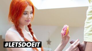 Gisha Forza gigászi cickós vörös bombe egy fánkot érő könyörtelen dugásért