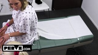 Mimi Monet hatalmas fenekű gyönyörű a bazinagy farkú orvosnál a rendelőben
