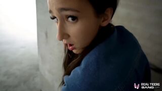Carmen Rae kicsike vaginája durva dugásba keveredik a castingon