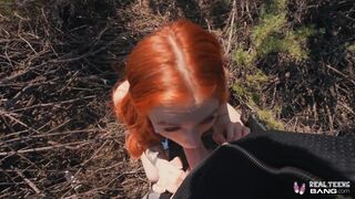 Mutatós vörös tinédzser Madi Collins kibelezi a puncáját és keményen megdugja a bazinagy dákója