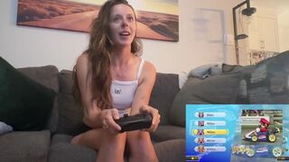 Csíkos mario kart párbaj lush toy-jal a puncimban – banánáradat a bájos játékban