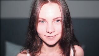 Mutatós a nevelő testvérem új fehérneműje - vad lovaglás és arcra élvezés