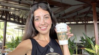 Tinédzser pippantás a starbucks mosdójában – arcára spriccelő hímvessző utána kávézás nyálkával középen