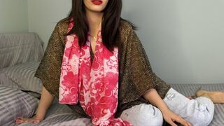 Bájos arab milf keményen megbassza a óriási ánuszát