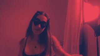 Tinédzser cosplay kisasszony masztizik a tanár segítségével 2. rész