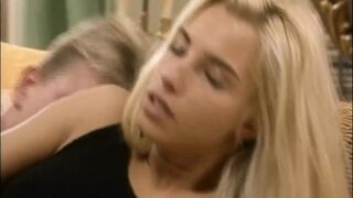 Timea Margot gigászi dákót kap a retro Lover's Lane legelső epizódjában